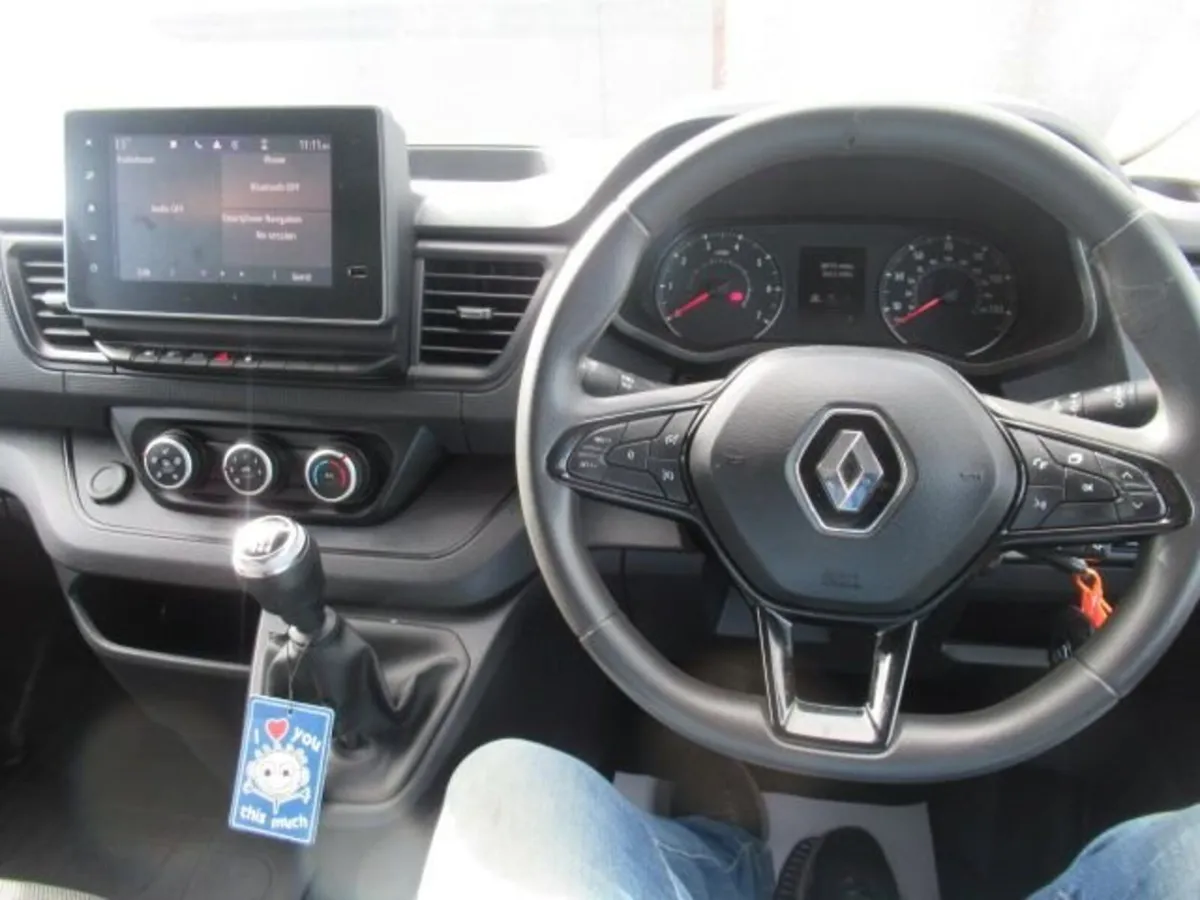 2.0 dCi Blue LL30 Advance Panel Van 5dr Diesel Man - Image 4