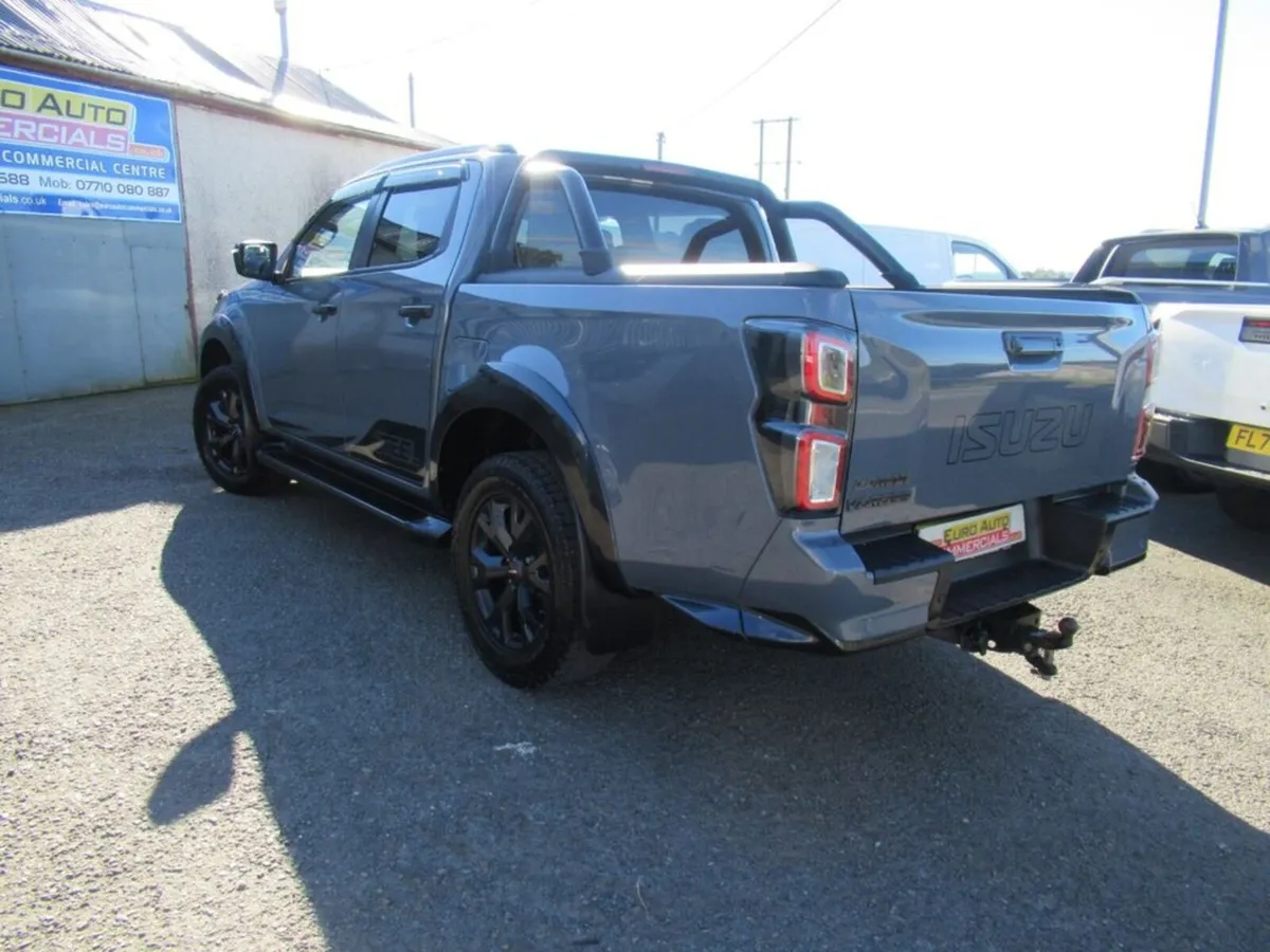 1.9 TD V-Cross Steel Edition Pickup D/C 4dr Diesel - Image 2