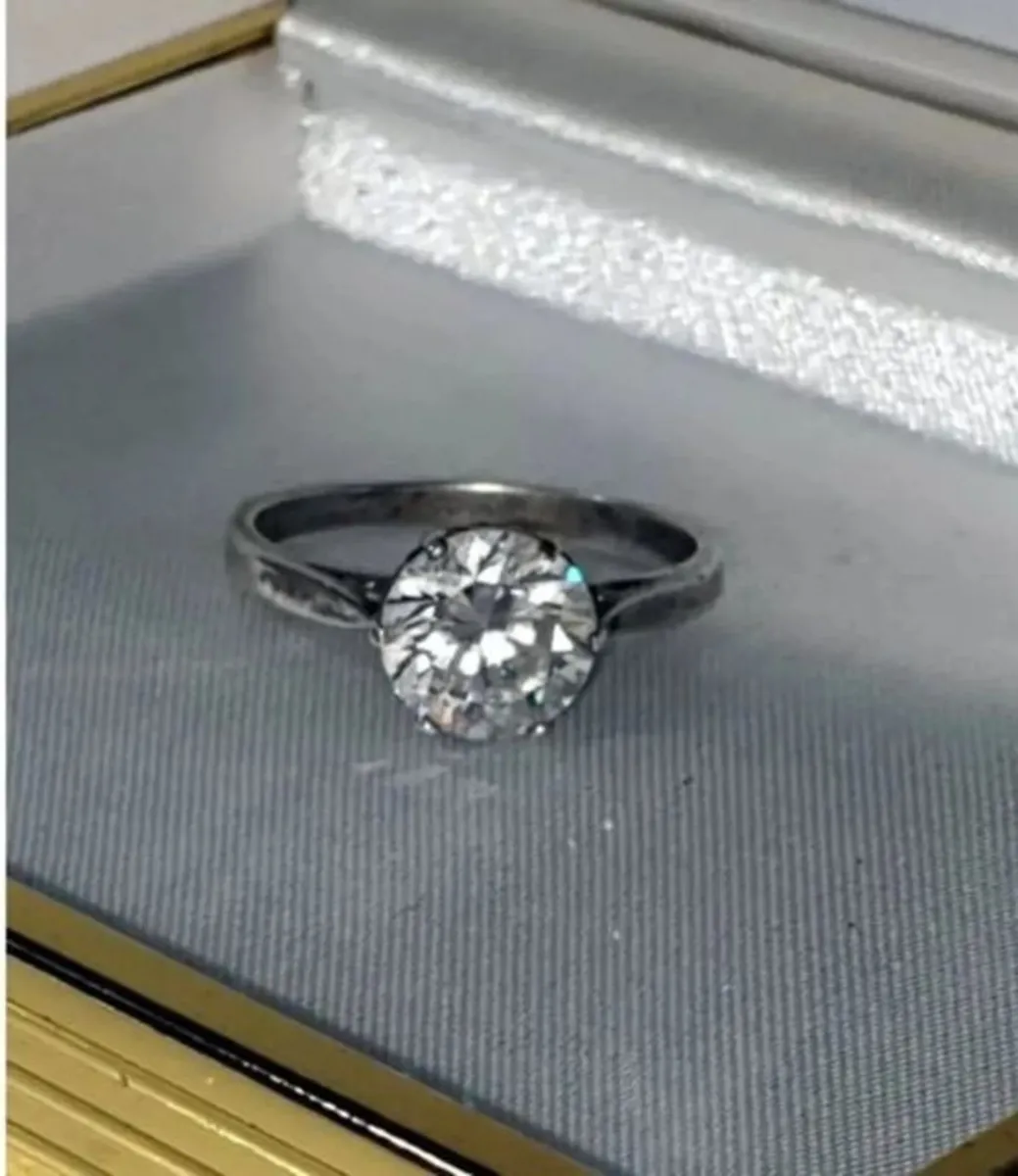 Vintage Hallmarked Silver Solitaire - Image 1