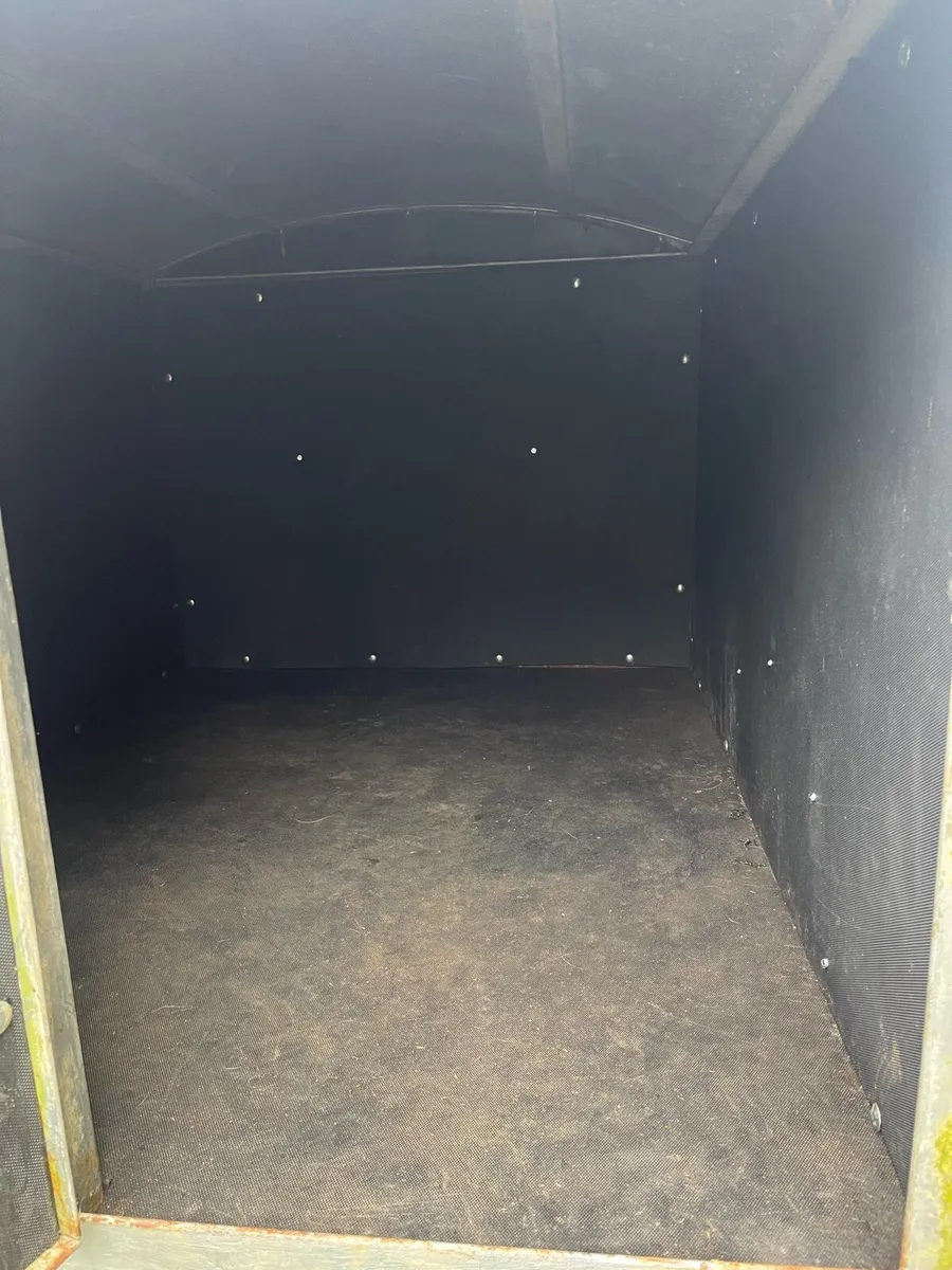 Trailer - Image 3