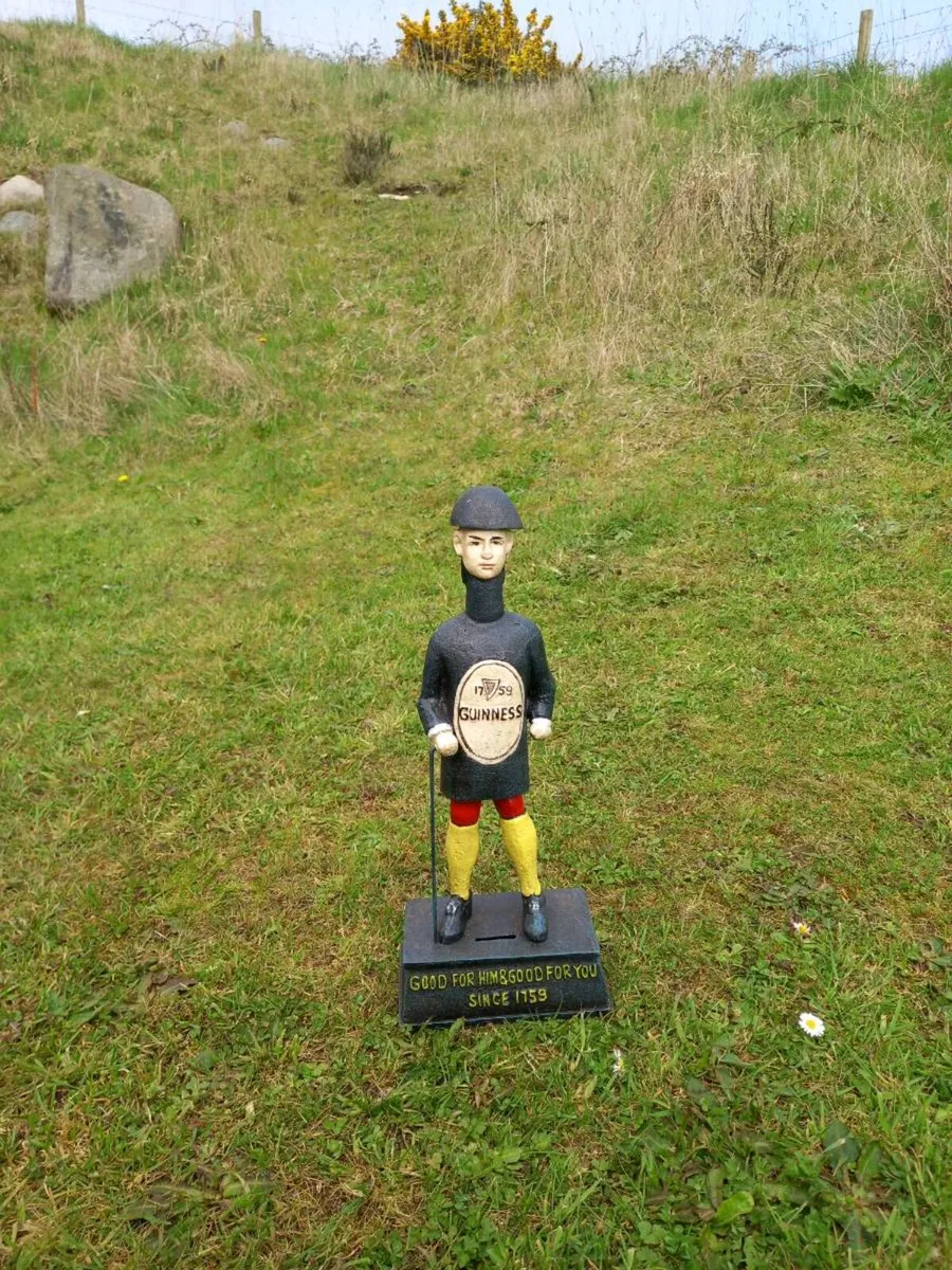 Guinness Memorabilia Figurine - Image 1