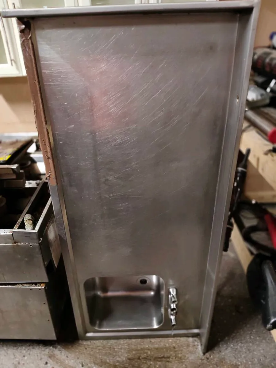 Stainless steel kitchen - Image 1