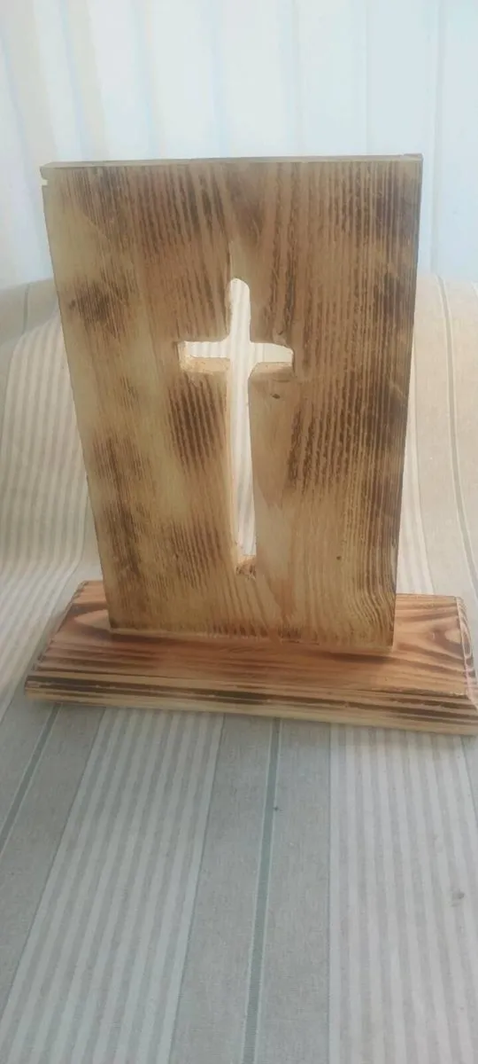 Wooden  display  cross stand - Image 2