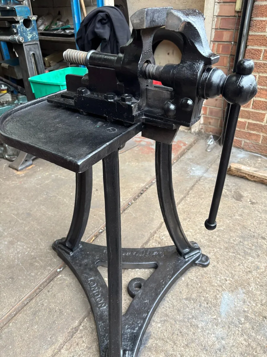 ORIGINAL PETER WRIGHT TABLE& VICE - Image 3