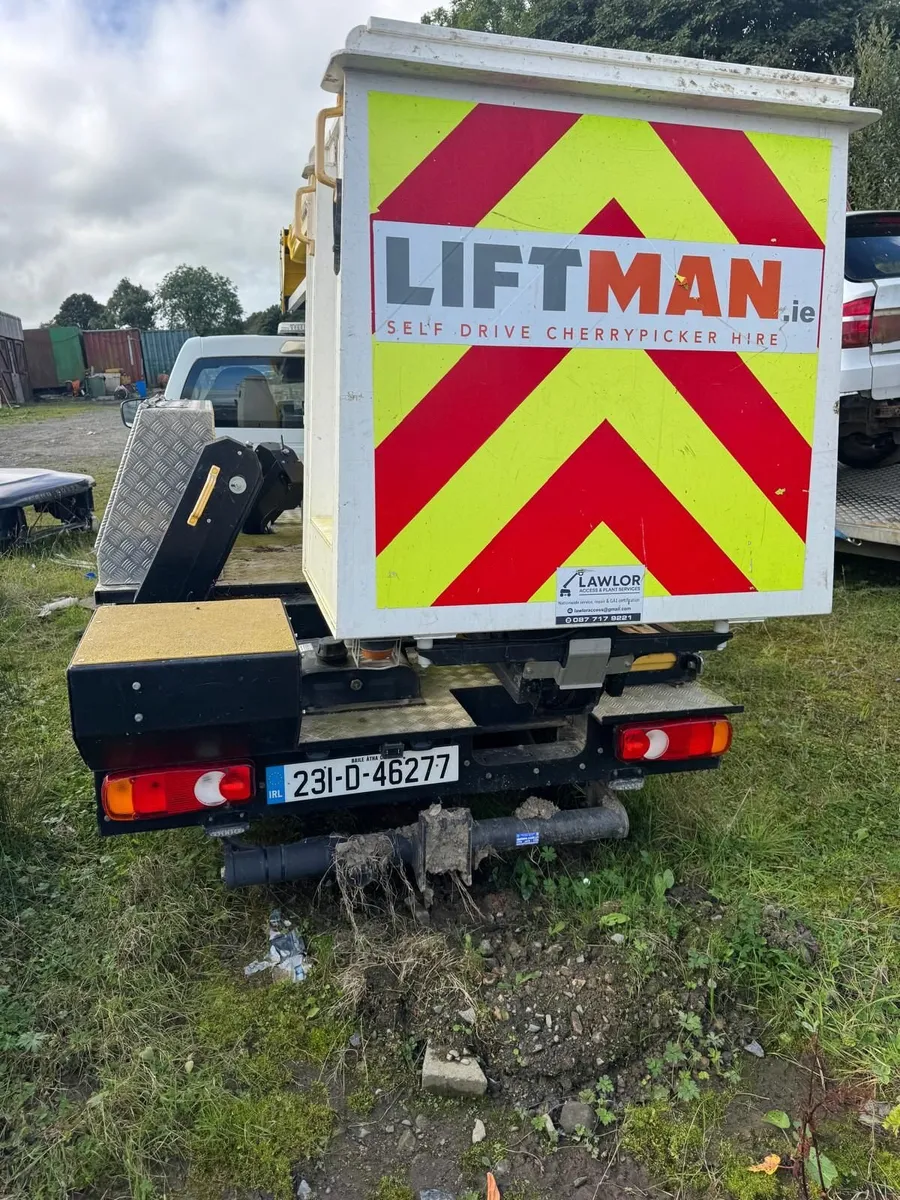 2023 Isuzu Versalift cherrypicker DAMAGED - Image 4