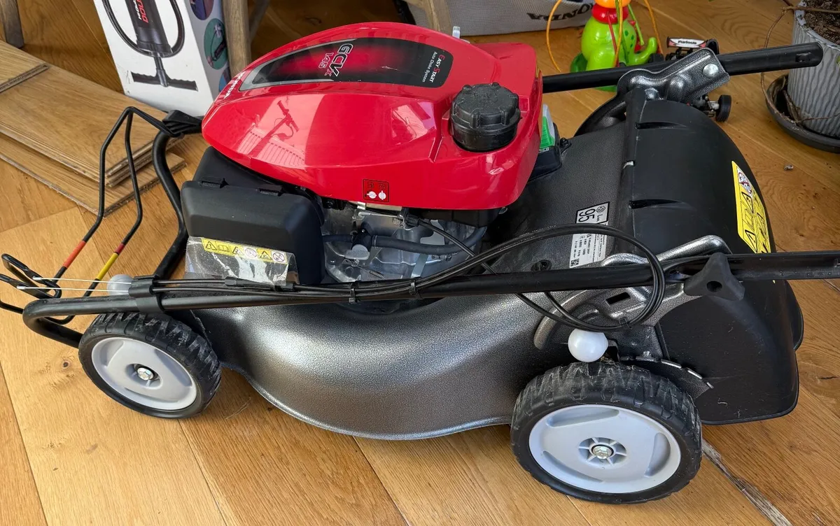 Brand new Honda Izy 145 Lawnmower - Image 4