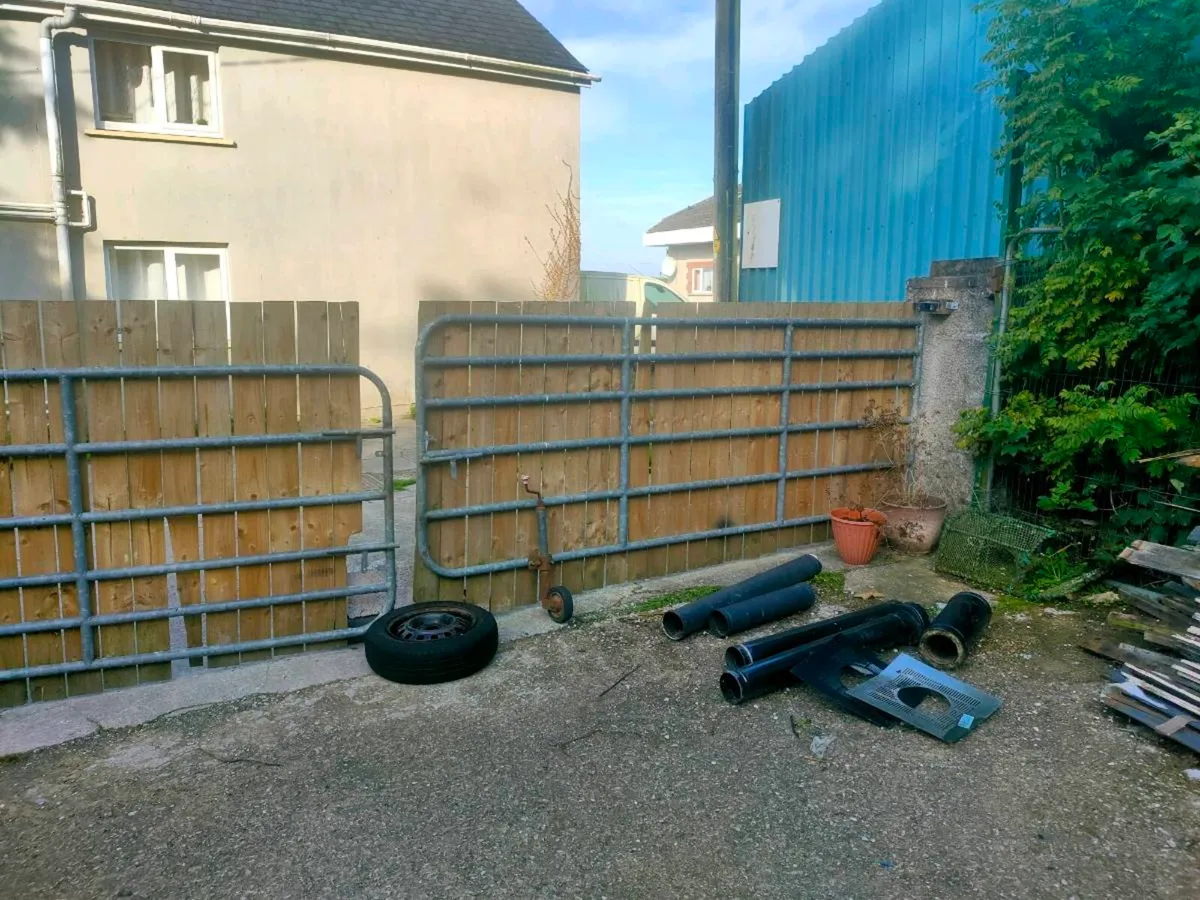 Gates - Image 4