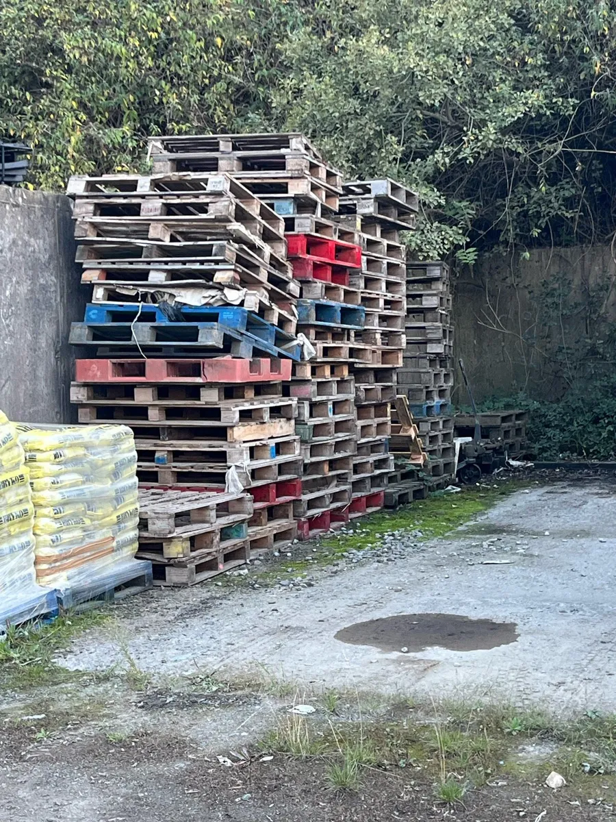 Pallets firewood