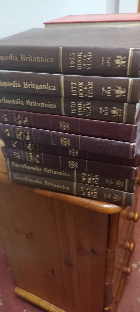 Encyclopedias - Image 1