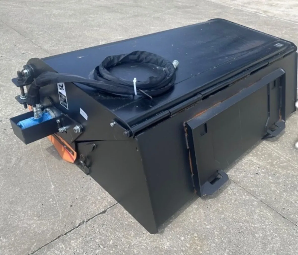 New 72 inch Sweep bucket - Image 1