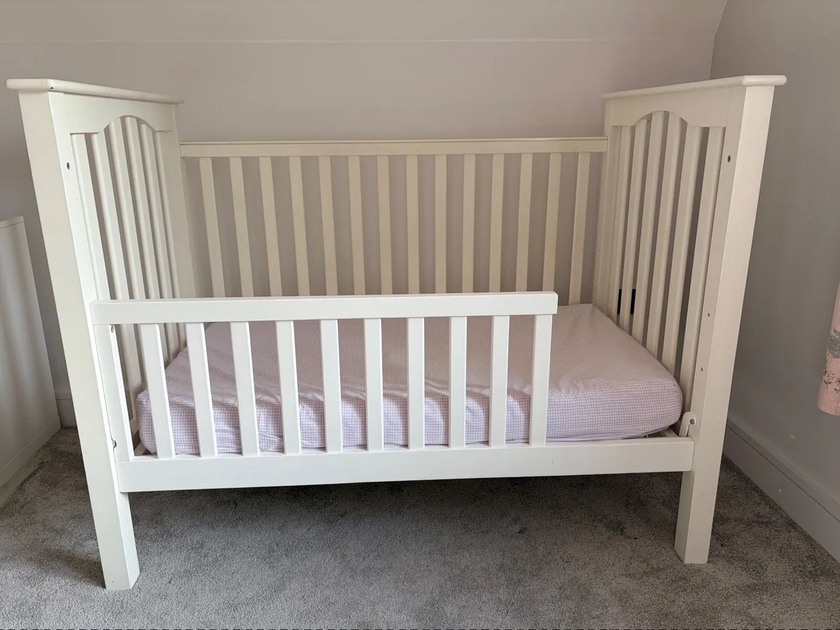 Baby cot - Image 3
