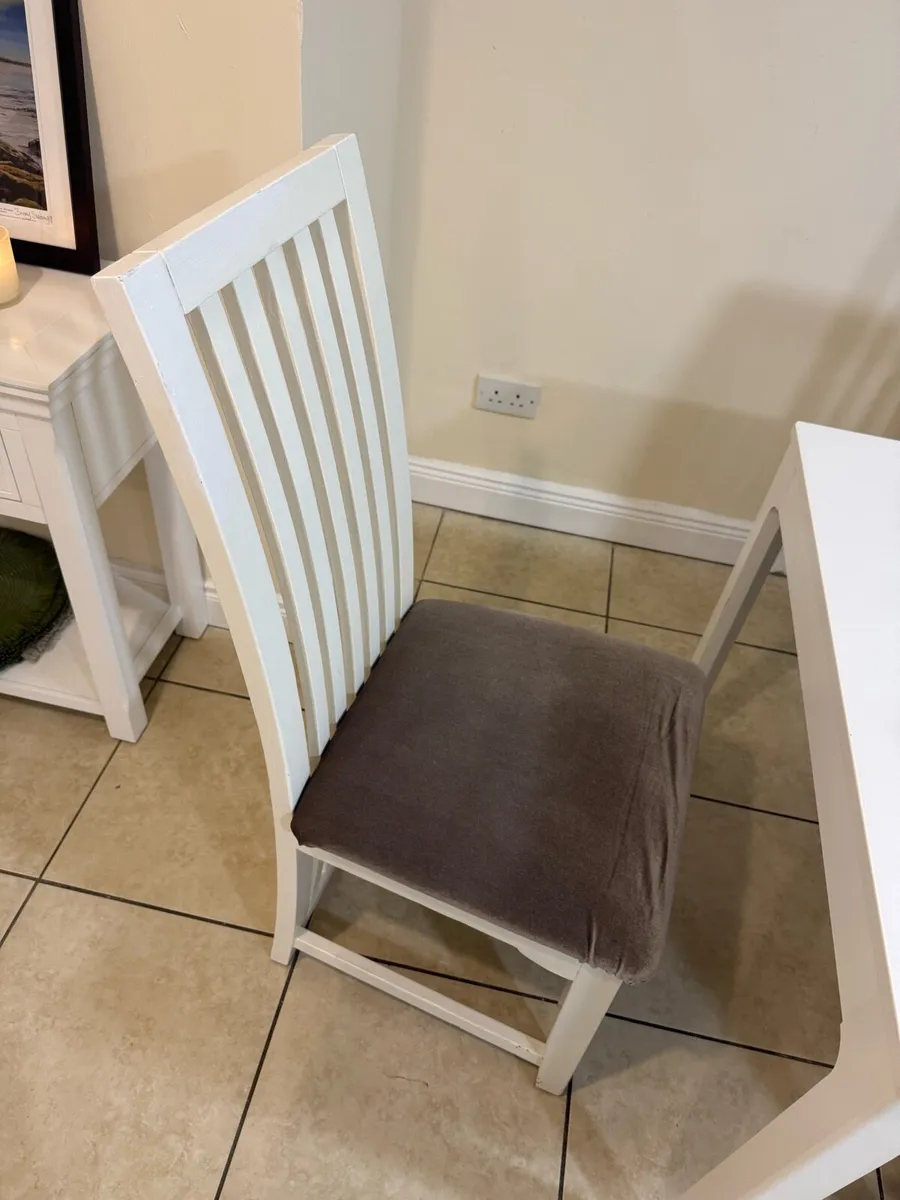 Dining chairs - Image 1