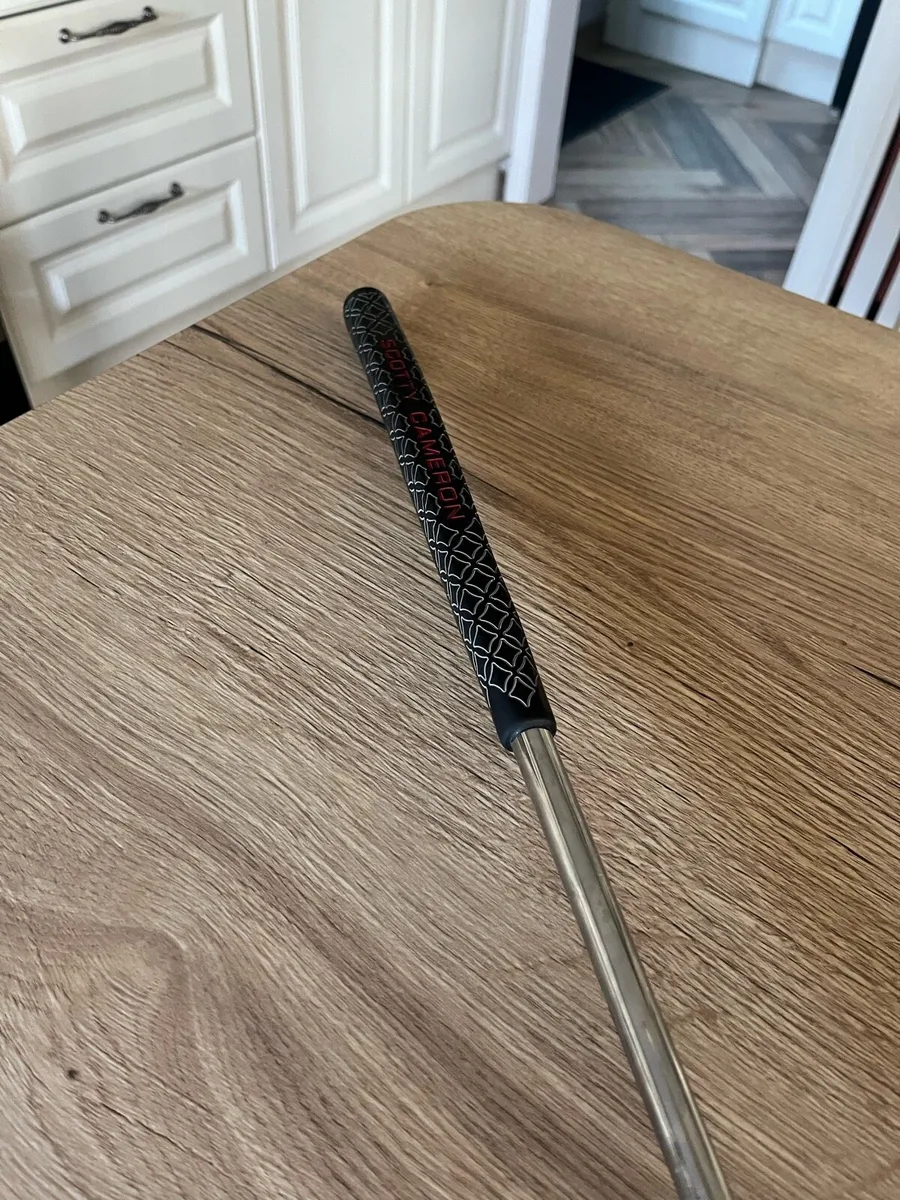 Scotty Cameron Newport 35 inch putter - Image 4