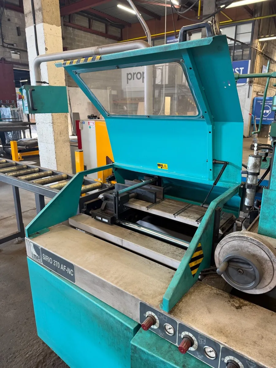 REDUCED PRICE - Automatic CNC Vertical Saw - Image 4
