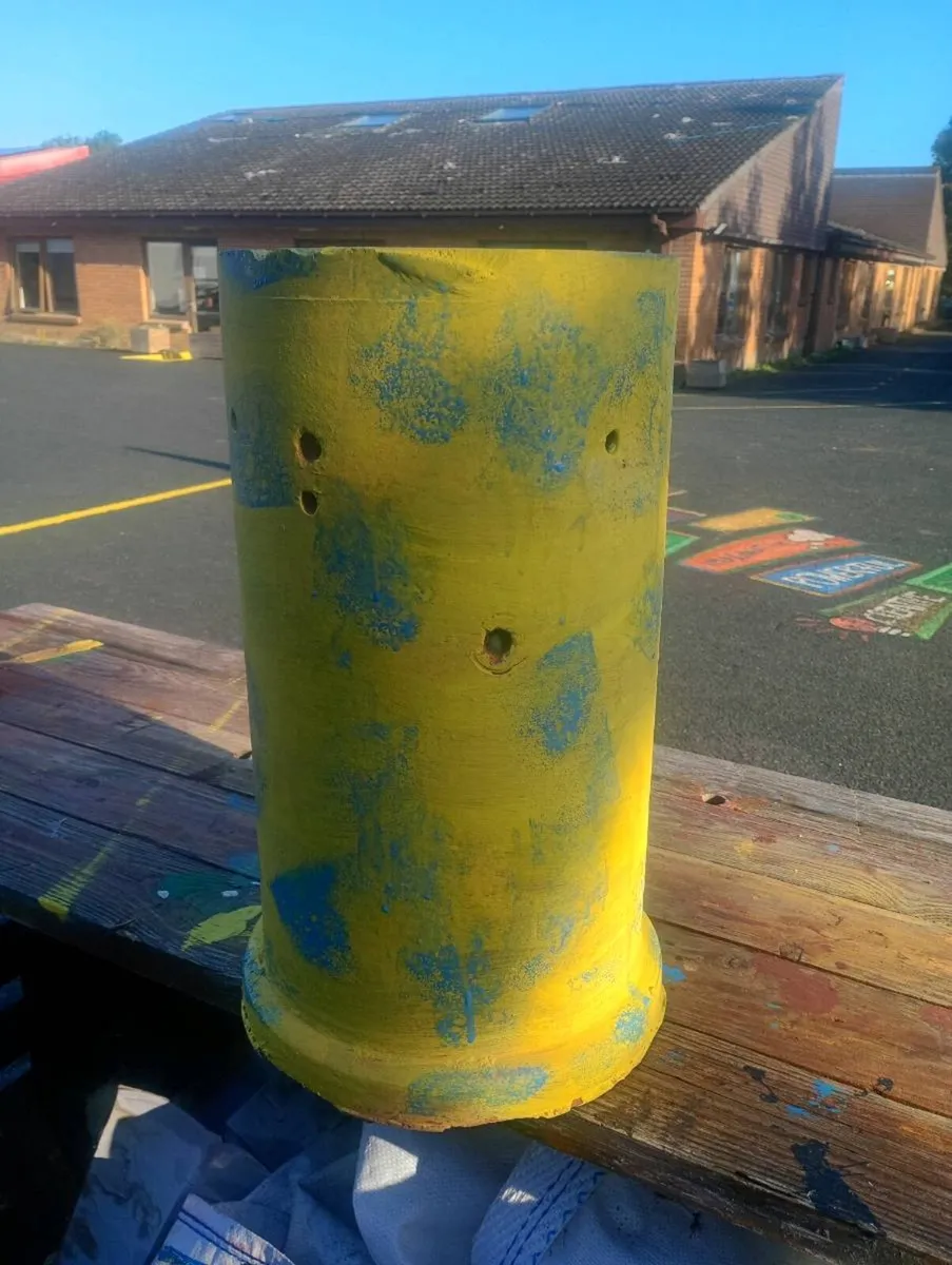 flower pot and umbrella stand - Image 1