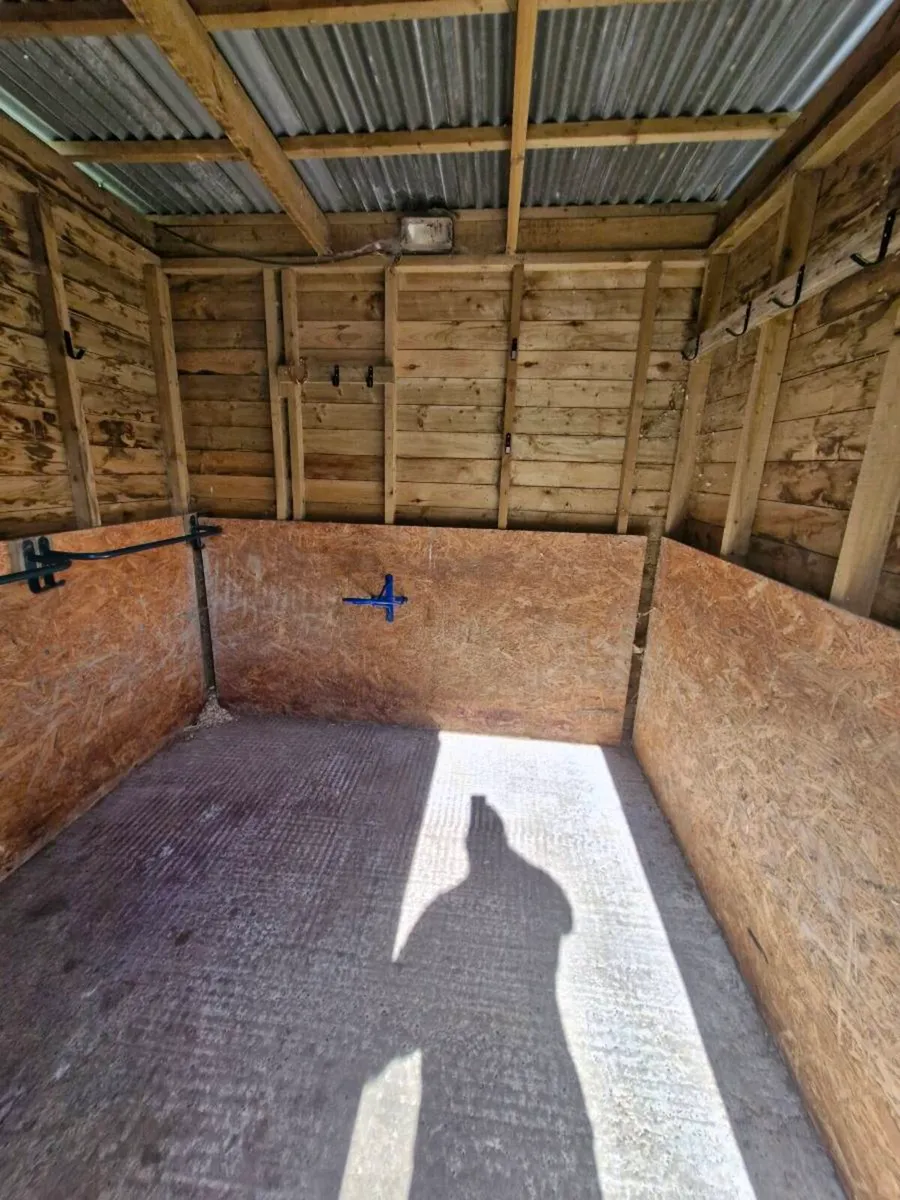Stable/tack room - Image 4