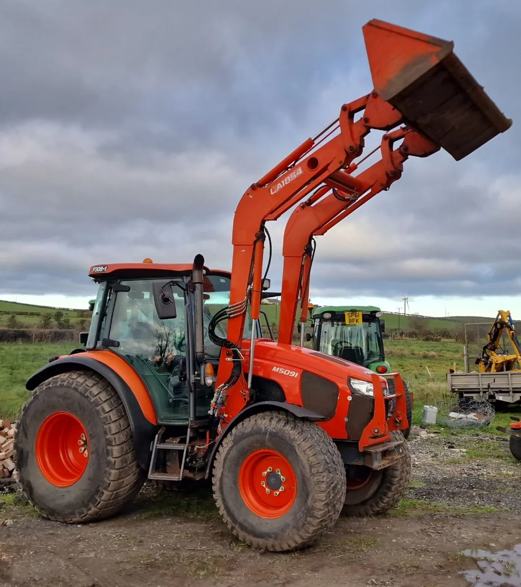 Kubota M5091 100hp Tractor with Loader - Image 4