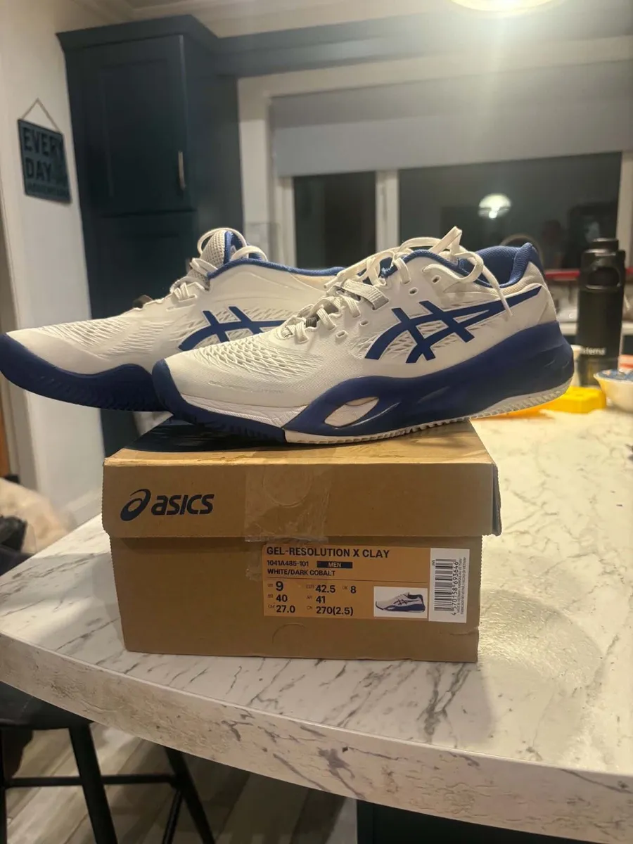 Asics tennis shoes - Image 1