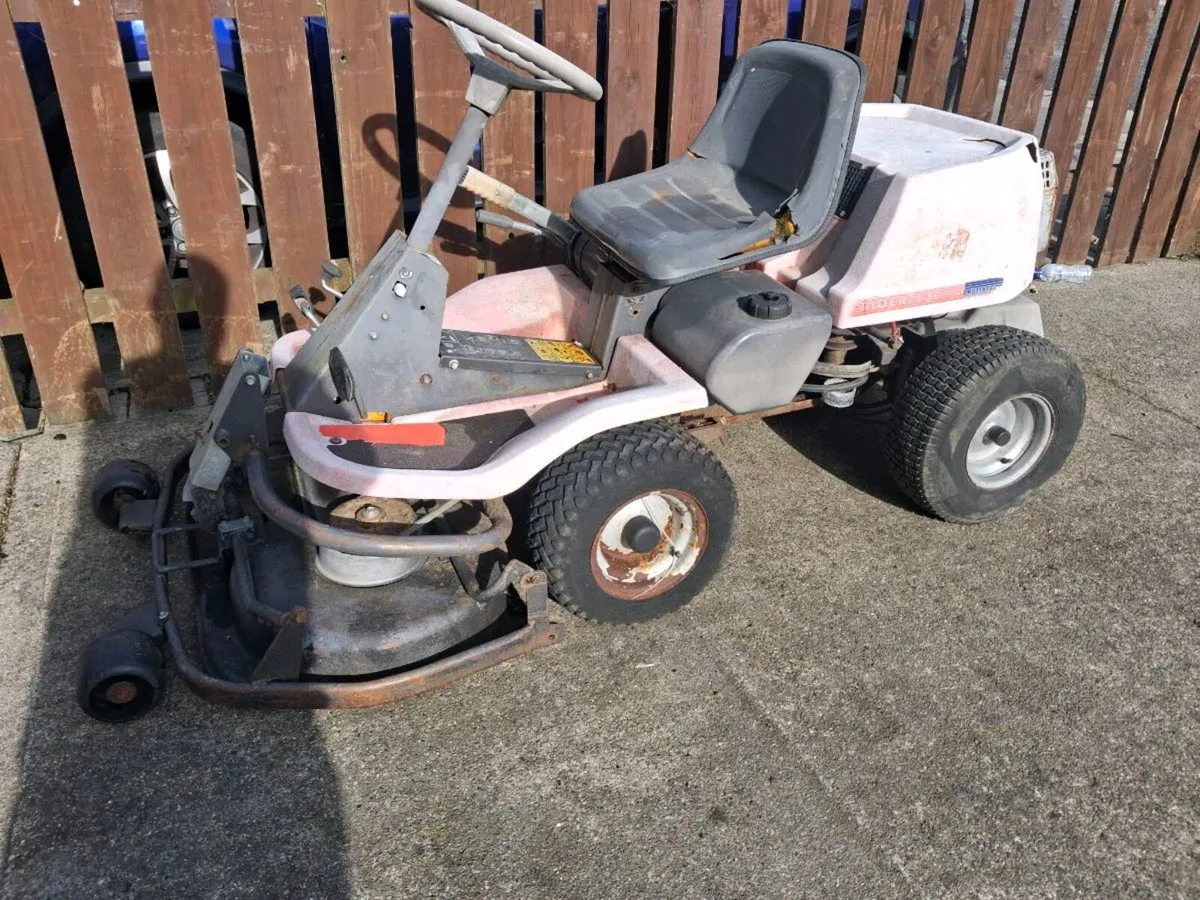 Husqvarna frontdeck lawnmower - Image 1