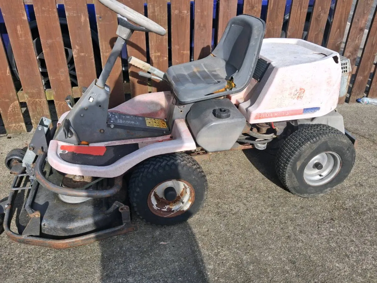 Husqvarna frontdeck lawnmower - Image 3