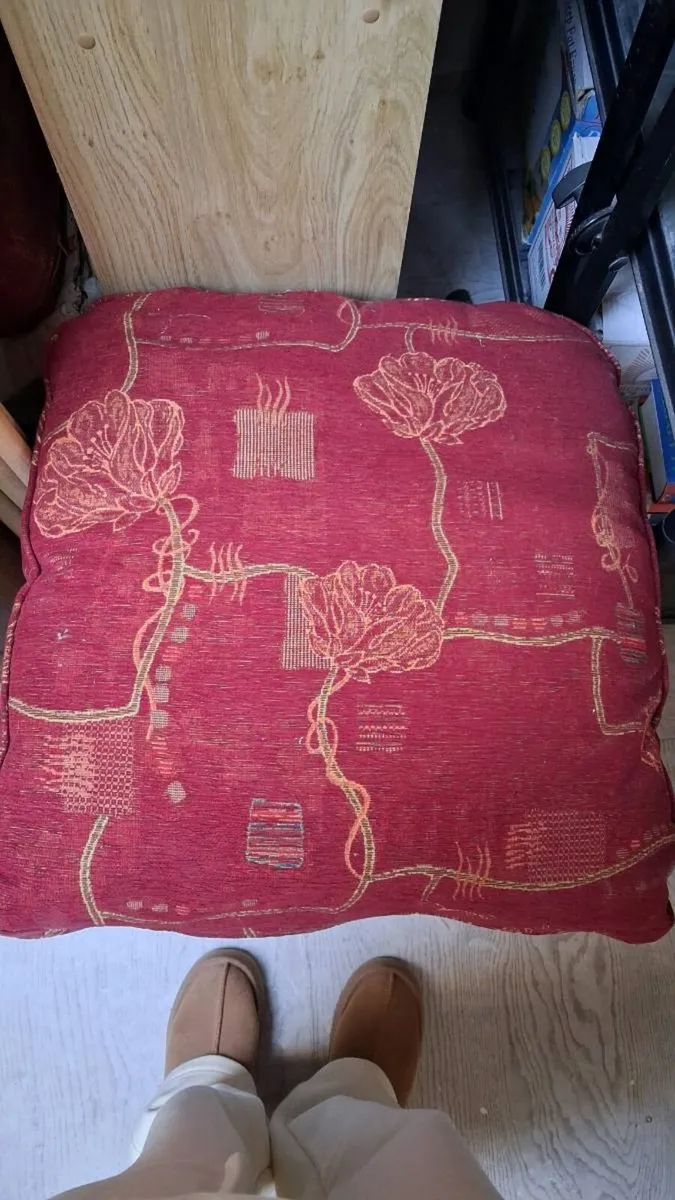Couch (3 seater and 2 arm chairs) - Image 4
