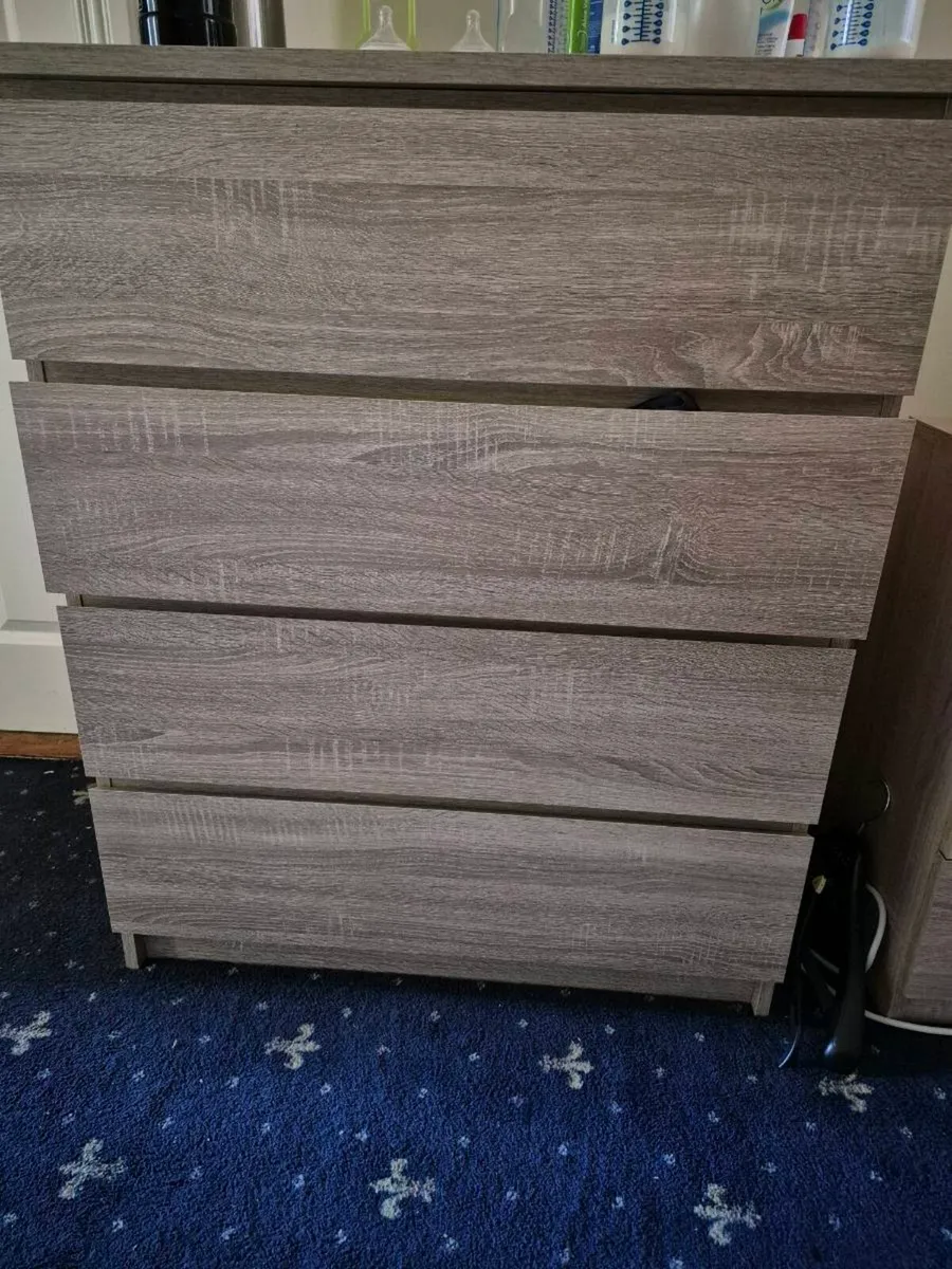 4 drawer chest - Image 1