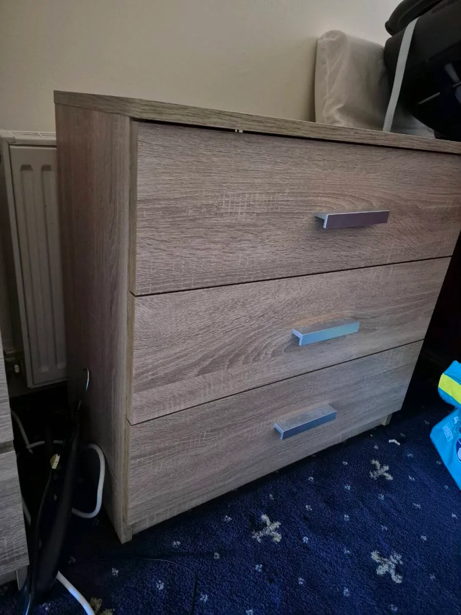3 drawer chest - Image 2