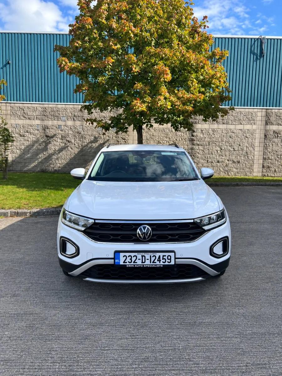 232 Volkswagen T-Roc Commercial - Image 2