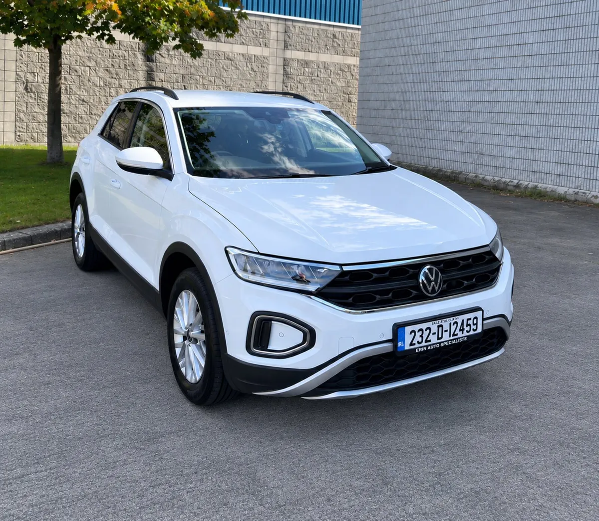 232 Volkswagen T-Roc Commercial - Image 1