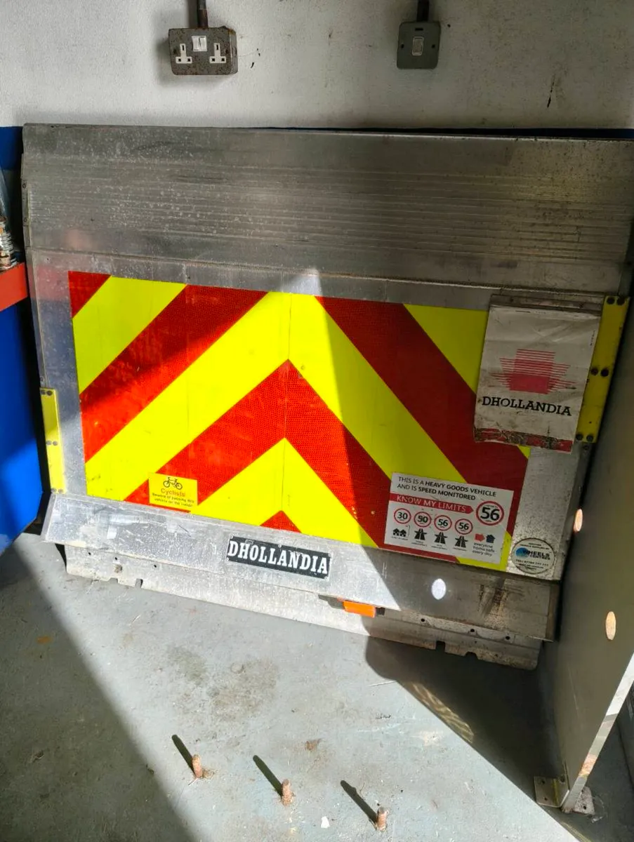 Dhollandia DH-LSP.10 Tail Lift - Image 1