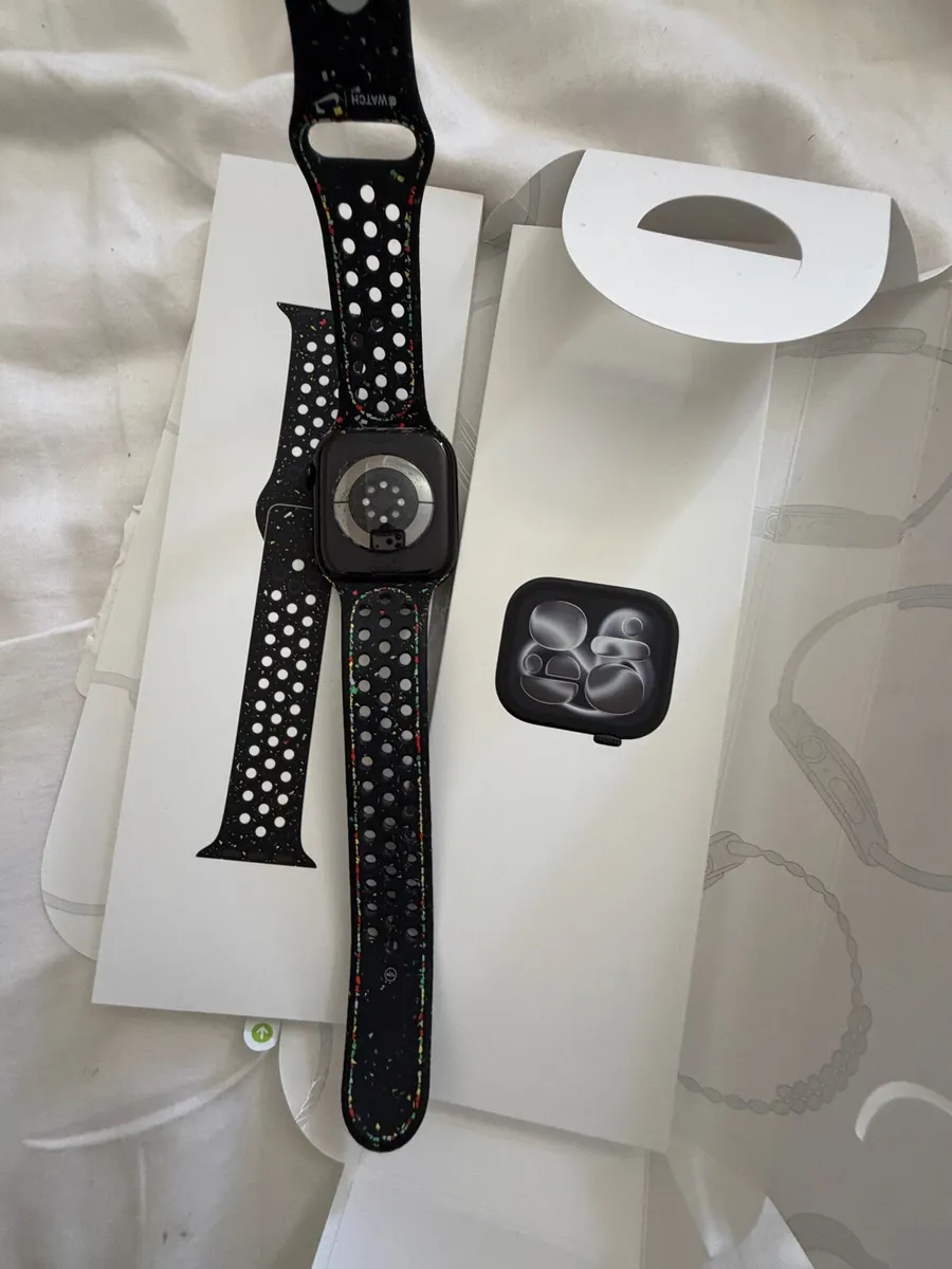 APPLE WATCH SERIES 11 GPS + CELLULAR 46MM BLACK - Image 4