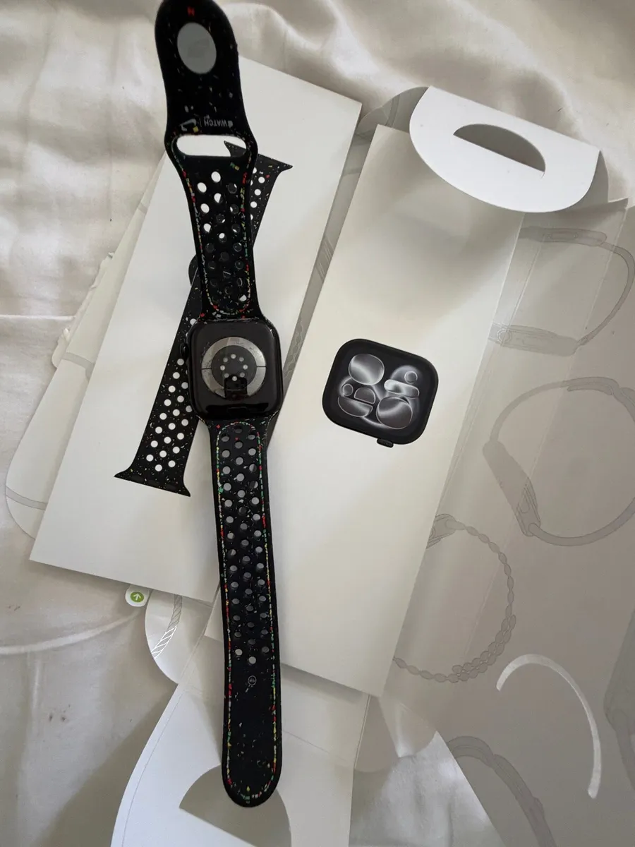 APPLE WATCH SERIES 11 GPS + CELLULAR 46MM BLACK - Image 2