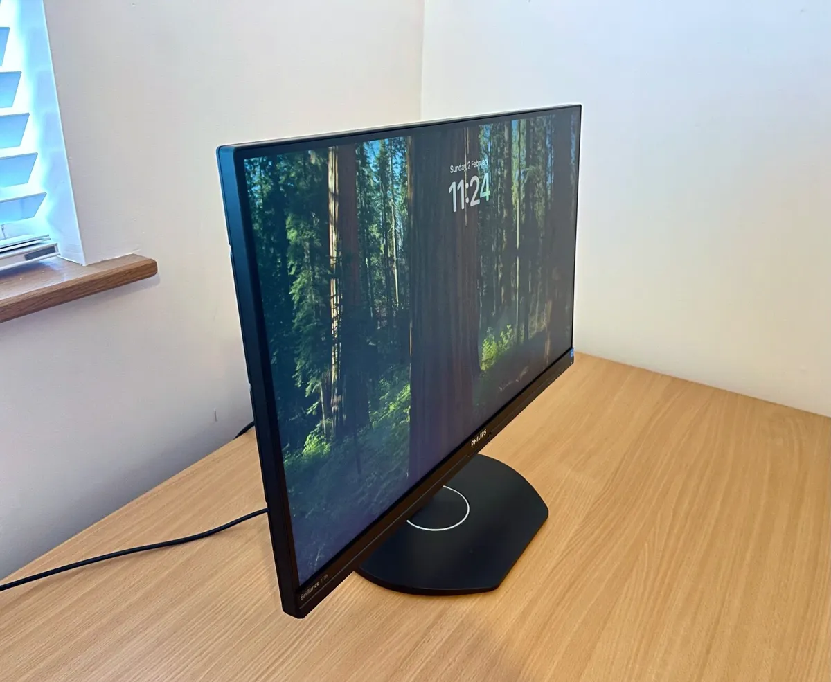 27" monitor USB-C 1440p QHD for MacBook, Like new - Image 2