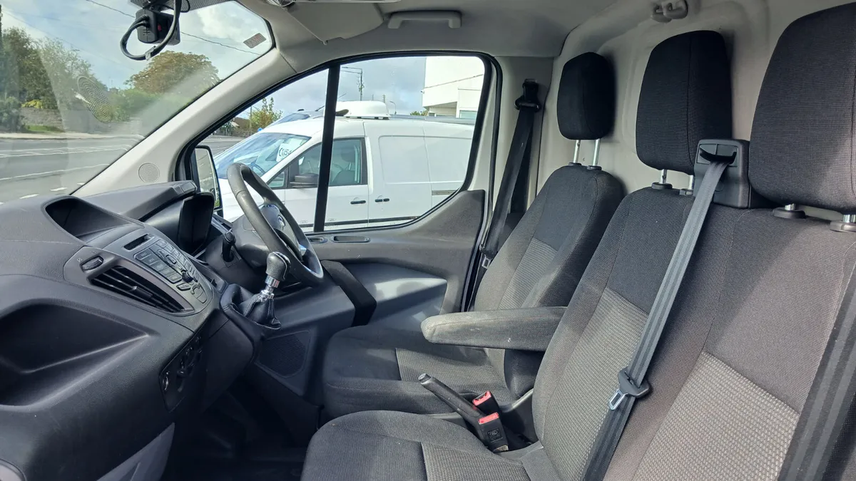 Ford Transit Custom 2017 130bhp - Image 4