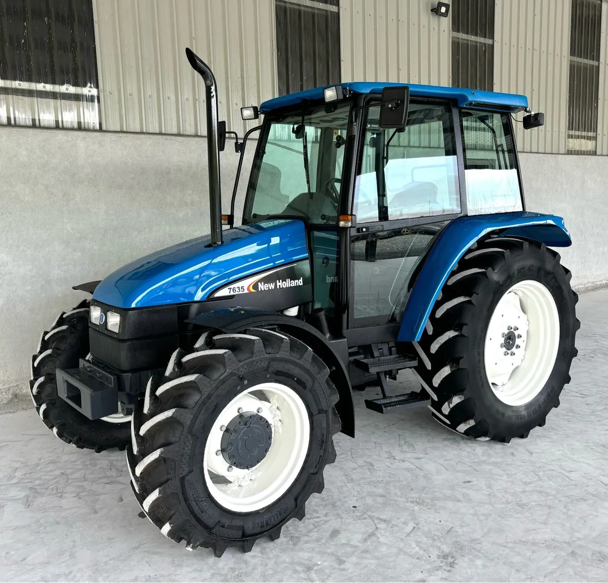 NEW HOLLAND 7635 ***3500hrs*** - Image 1