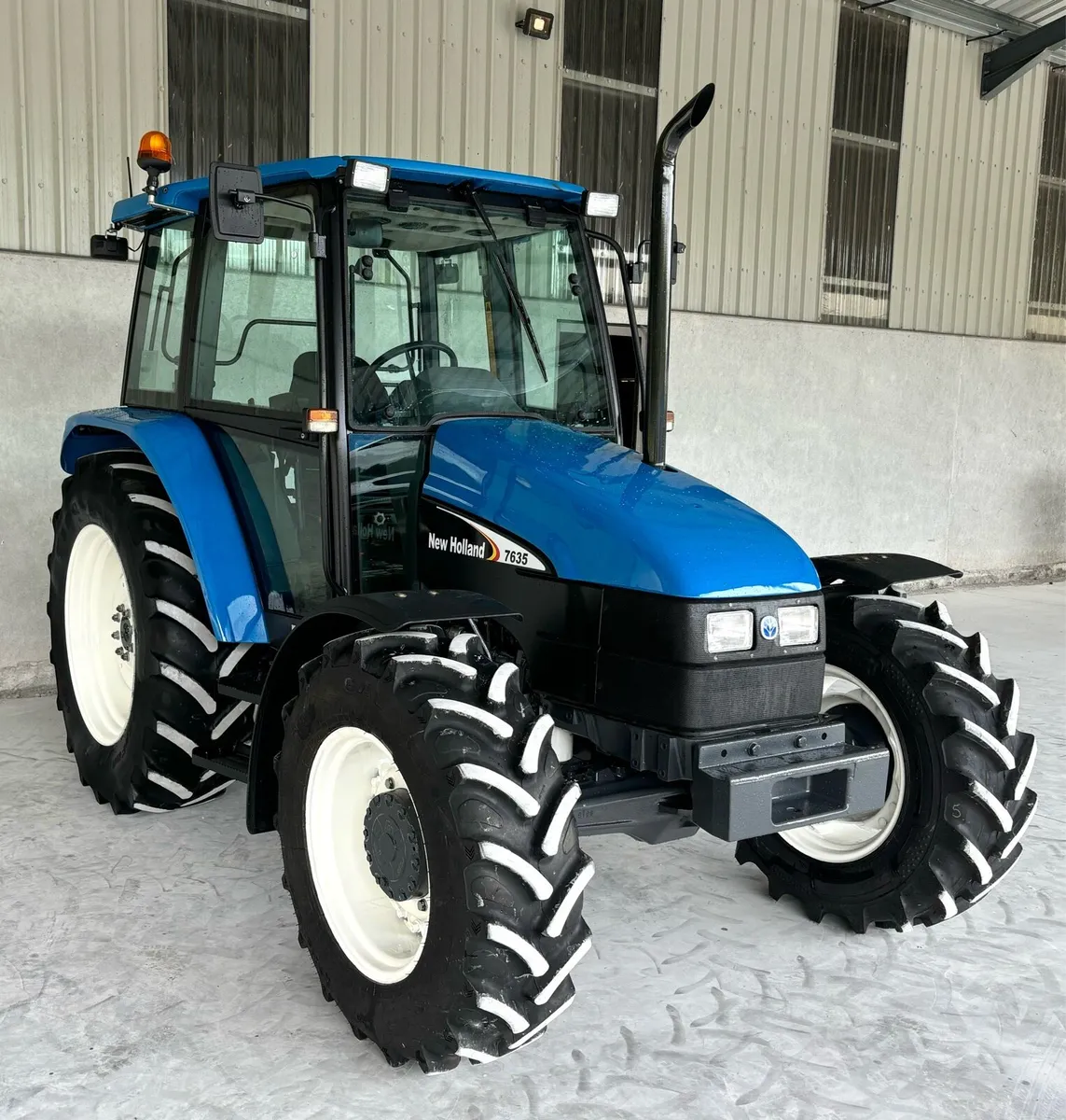 NEW HOLLAND 7635 ***3500hrs*** - Image 2