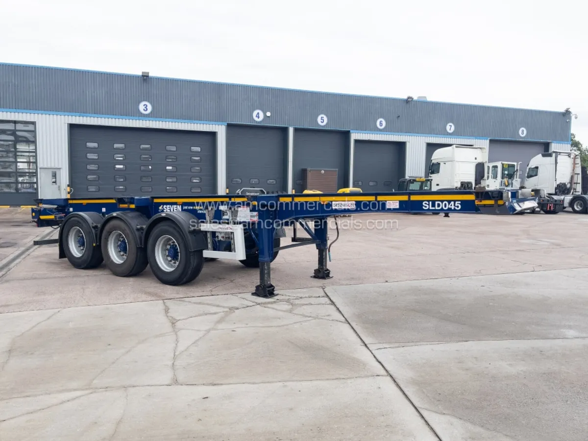 2021 DENNISON SLIDING SKELETAL TRAILER - Image 1