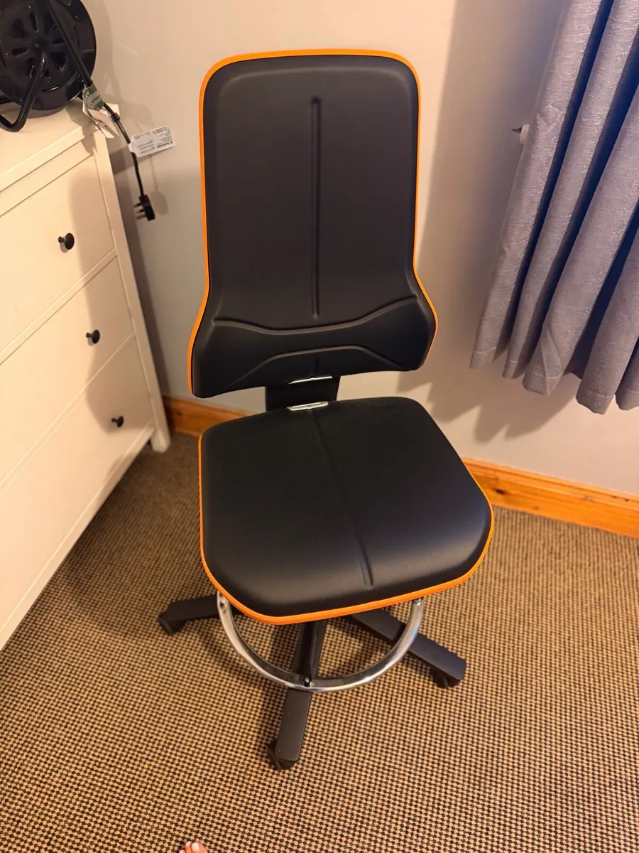 Office Chair - Image 3