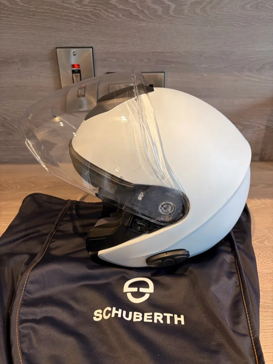 SCHUBERTH HELMET - Image 1