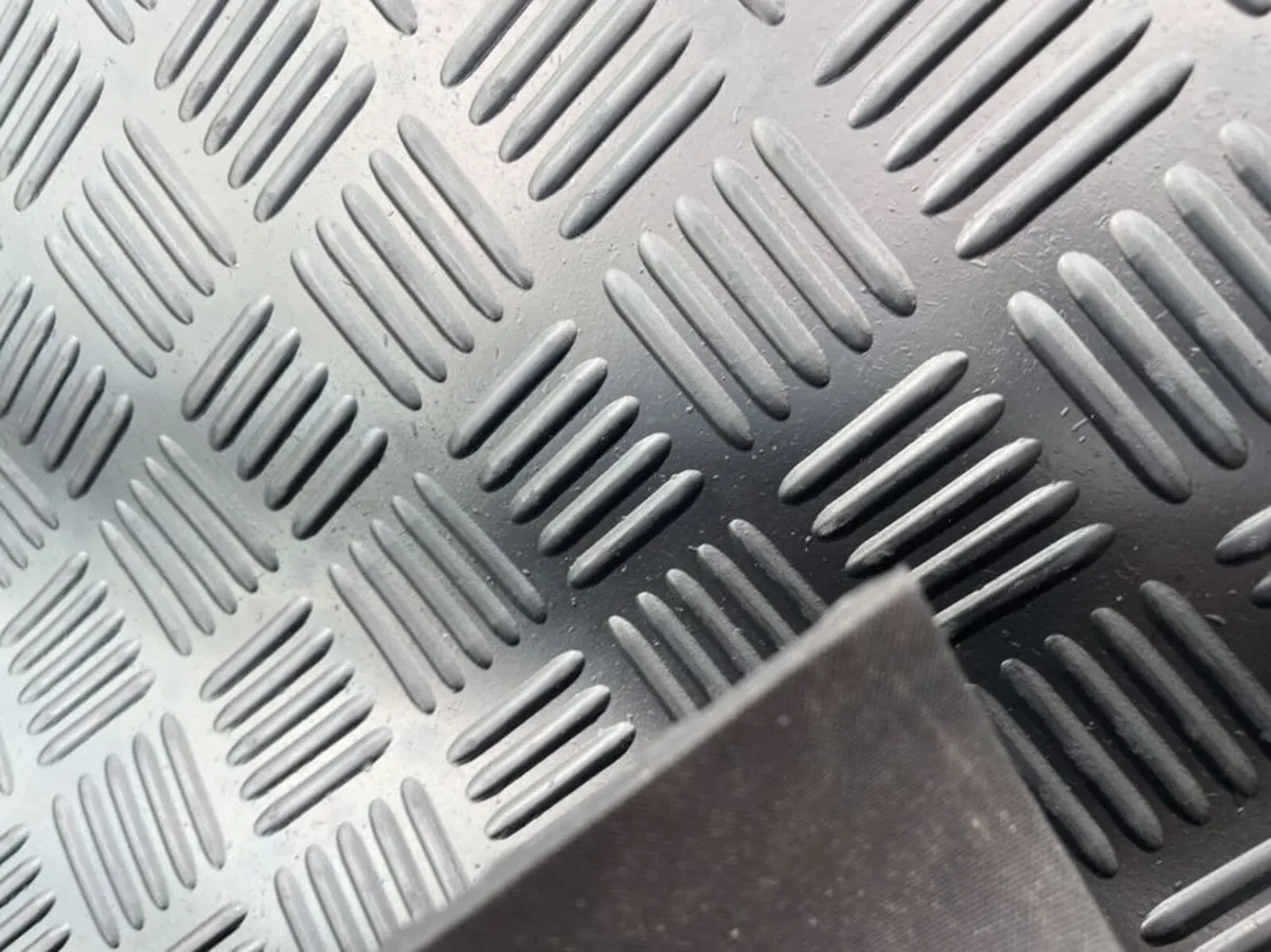 Checker Rubber Mat - 3mm thickness, 1m(W) x 5m (L) - Image 1