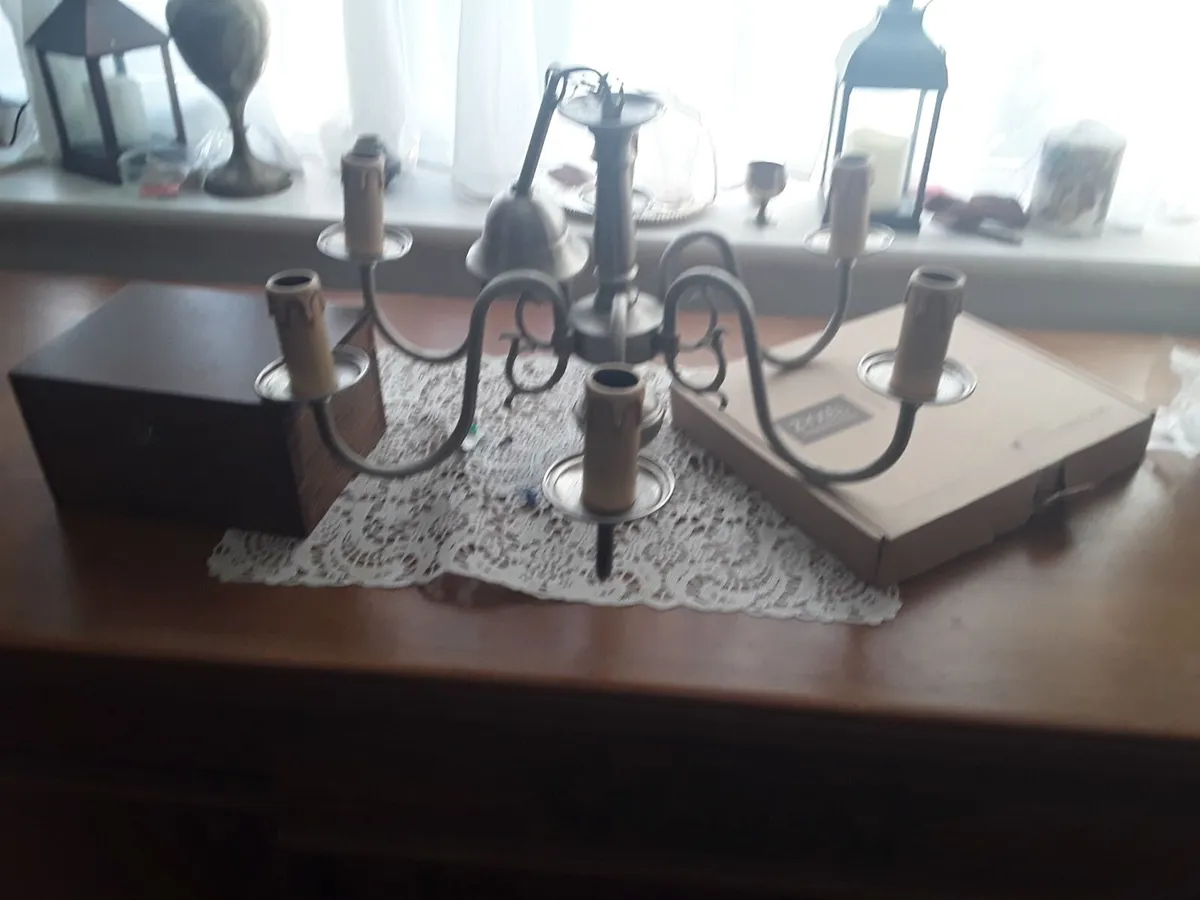 Lovely vintage six candle chandelier - Image 2