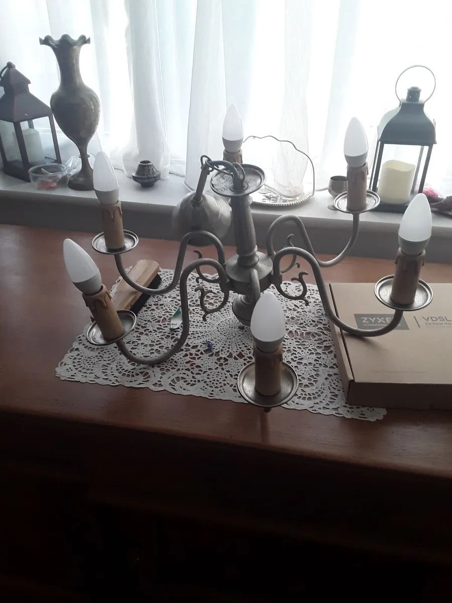 Lovely vintage six candle chandelier - Image 3