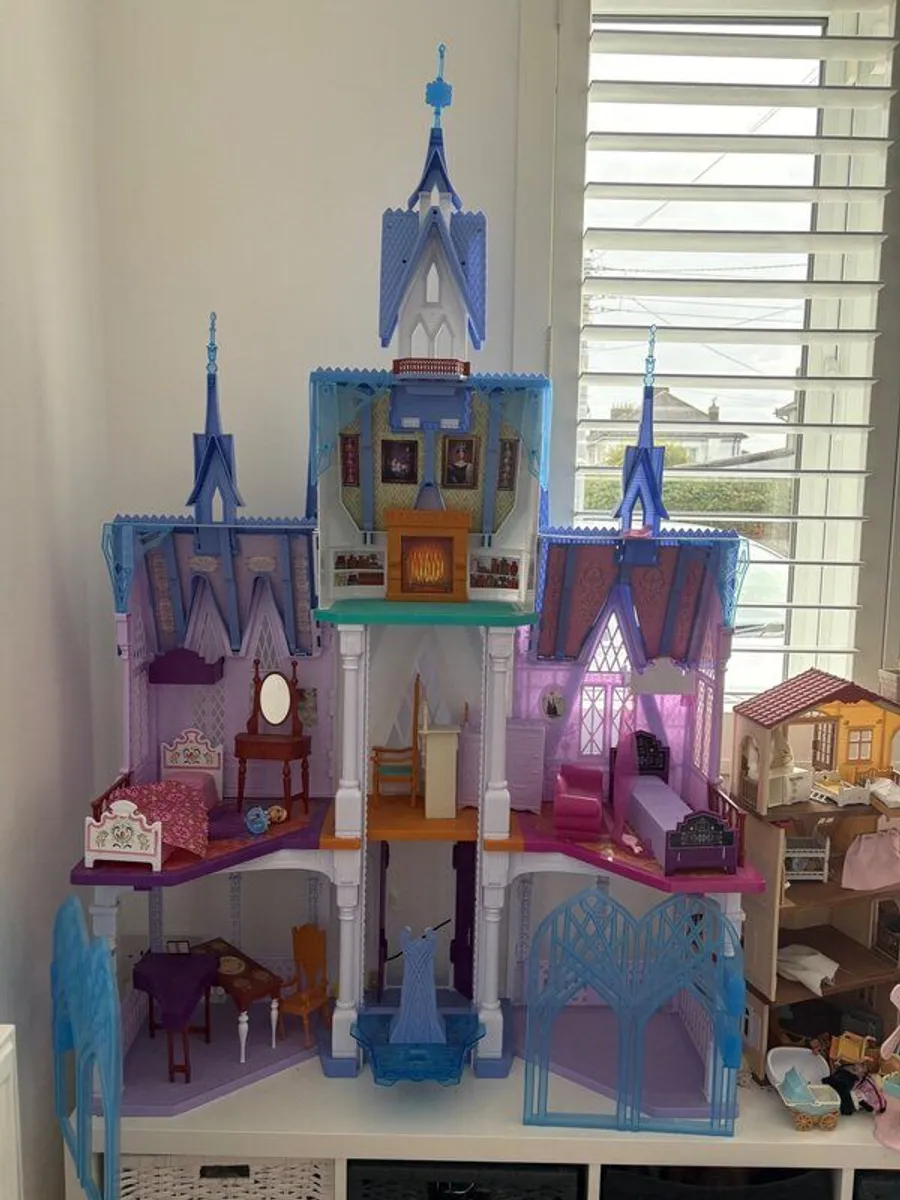 Frozen Castle - Image 4