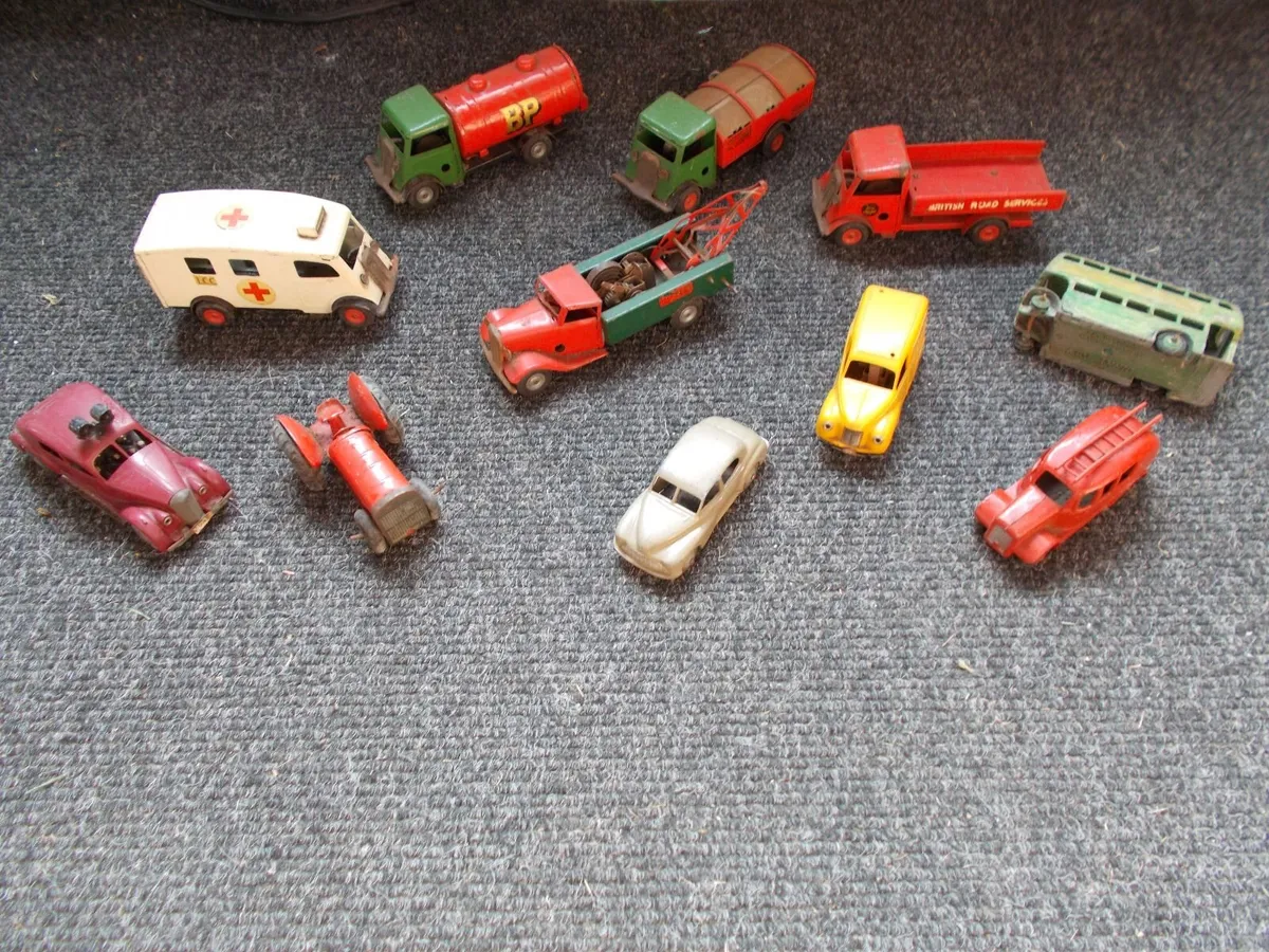 1940's/50's Tri-ang Minic Dinky Cars etc - Image 1