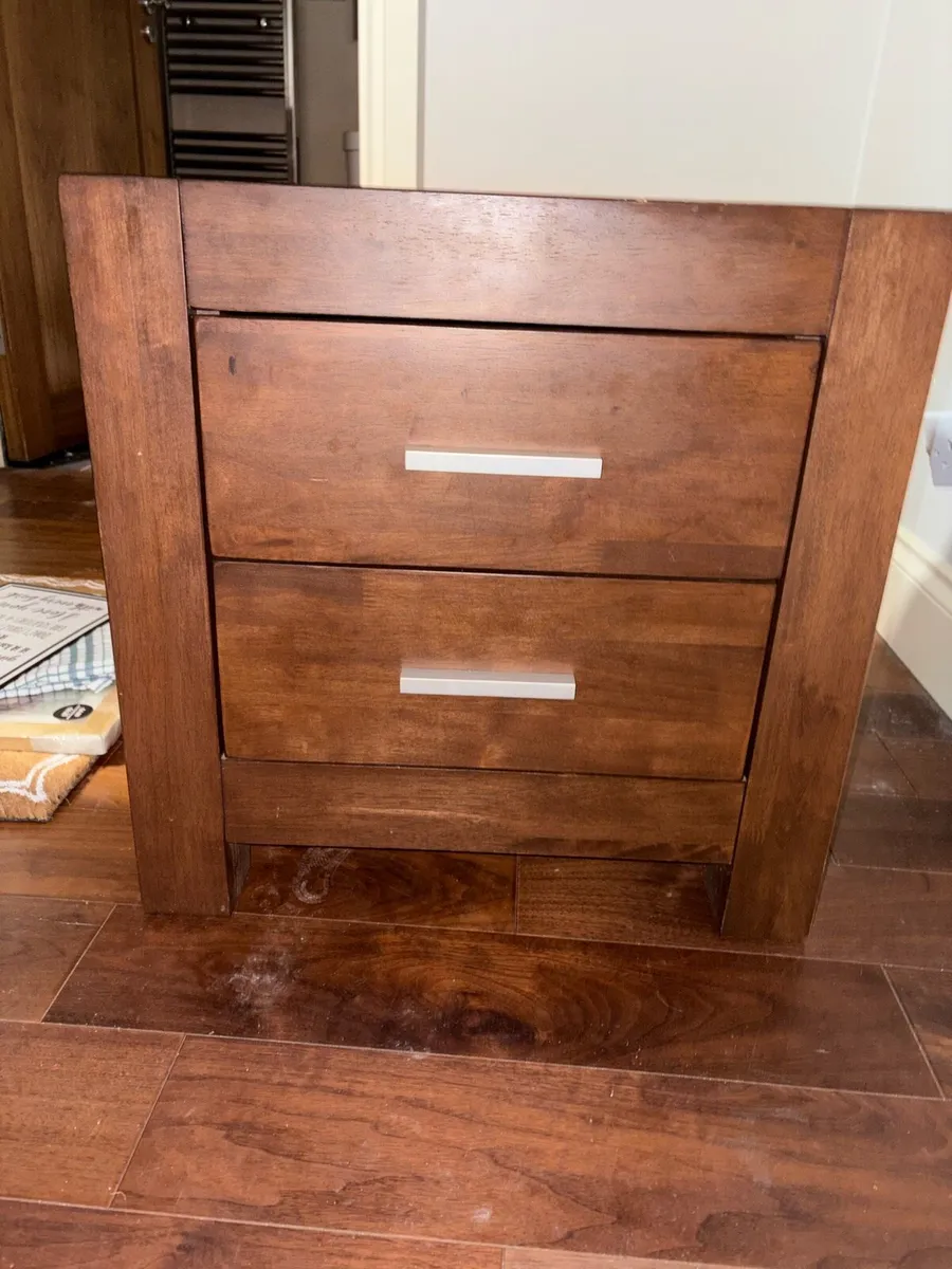 2 bedside lockers - Image 1