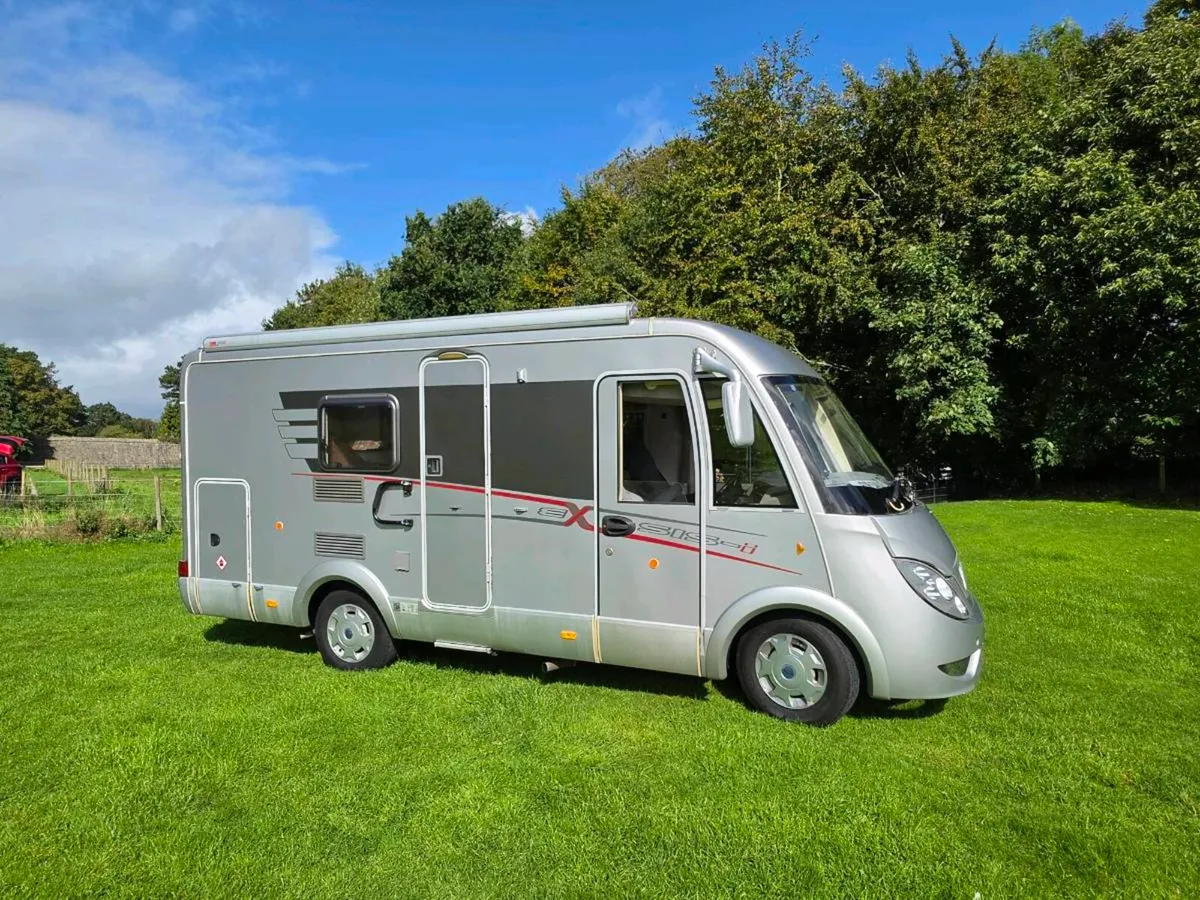 Hymer exeis i 512 A class car licence.5/6 berth - Image 2