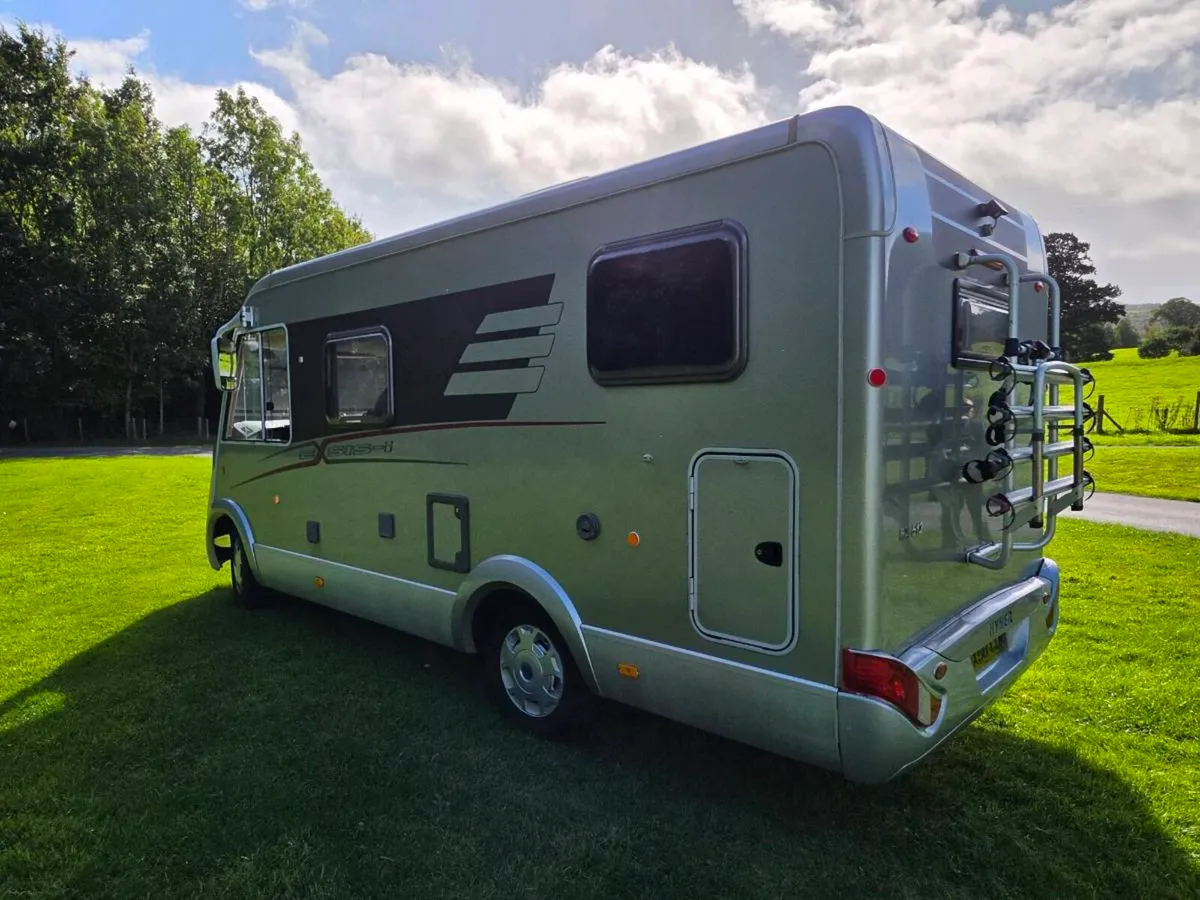Hymer exeis i 512 A class car licence.5/6 berth - Image 4
