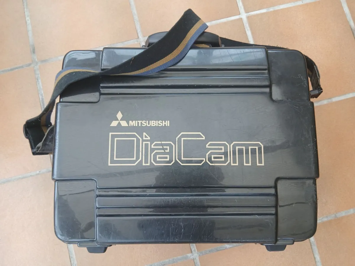 Mitubishi video camera - Image 2