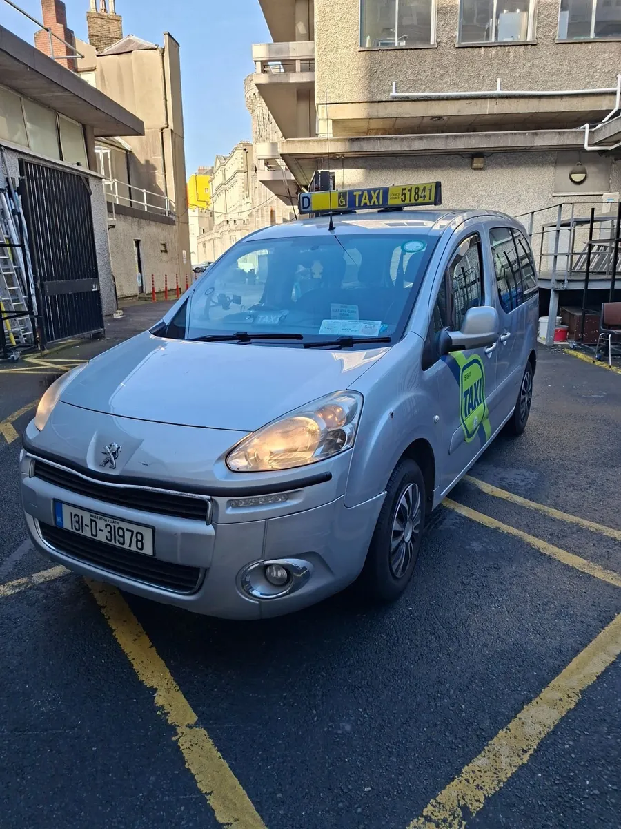 Taxi for sale - Image 2
