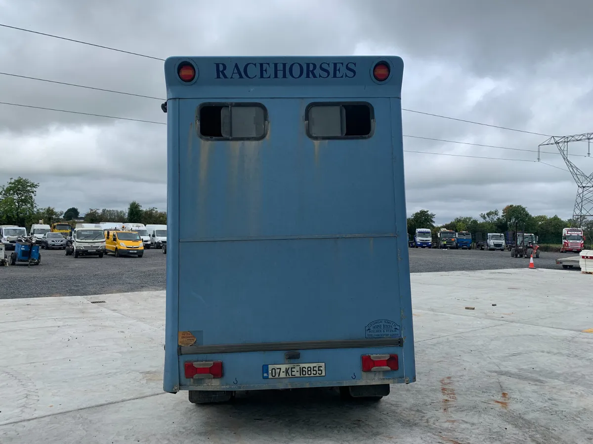 2007 IVECO DAILY TWIN STALL HORSEBOX FOR AUCTION - Image 4